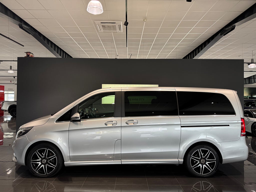 Mercedes-Benz V300 d 300 d 4Matic Lång AMG Värmare Drag Burmester Läder - bild 18