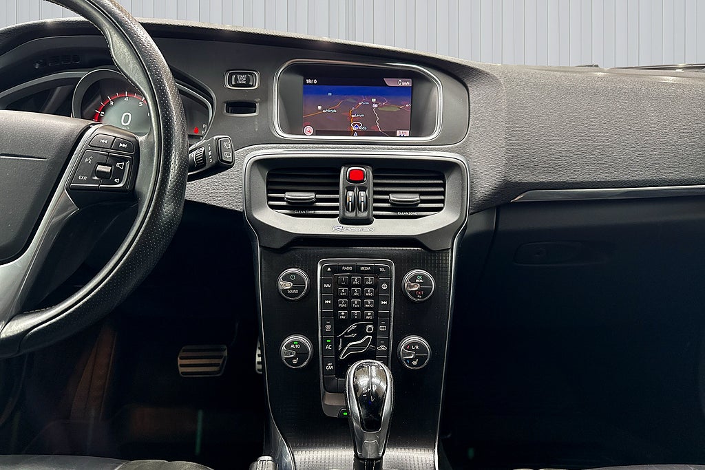 Volvo V40 2018