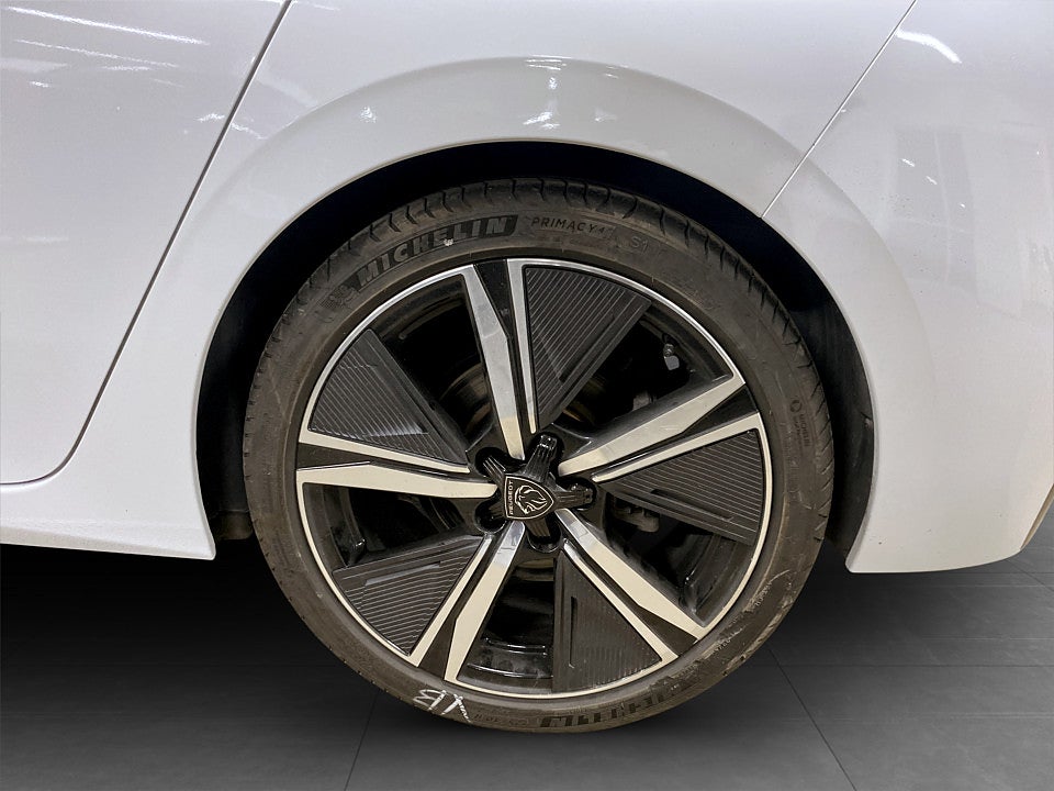 Bild på Peugeot 308 5D GT 1.2 PT 130hk Aut - 360,ELSTOL,CARPLAY