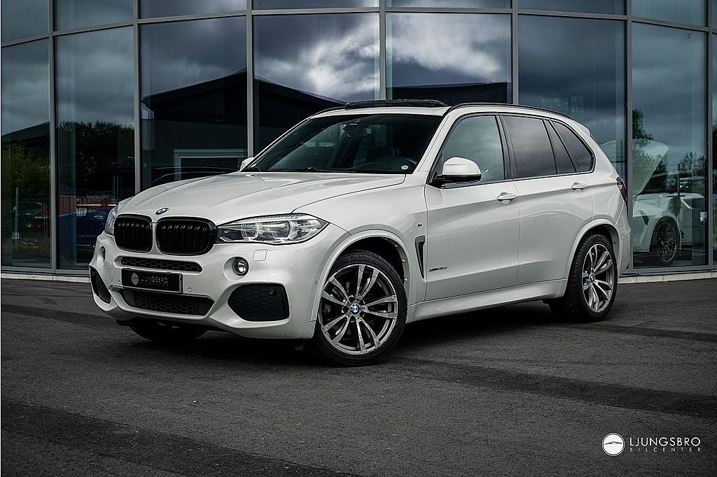 BMW X5 xDrive 30d M-Sport 258hk / Panorama / Drag / Värmare