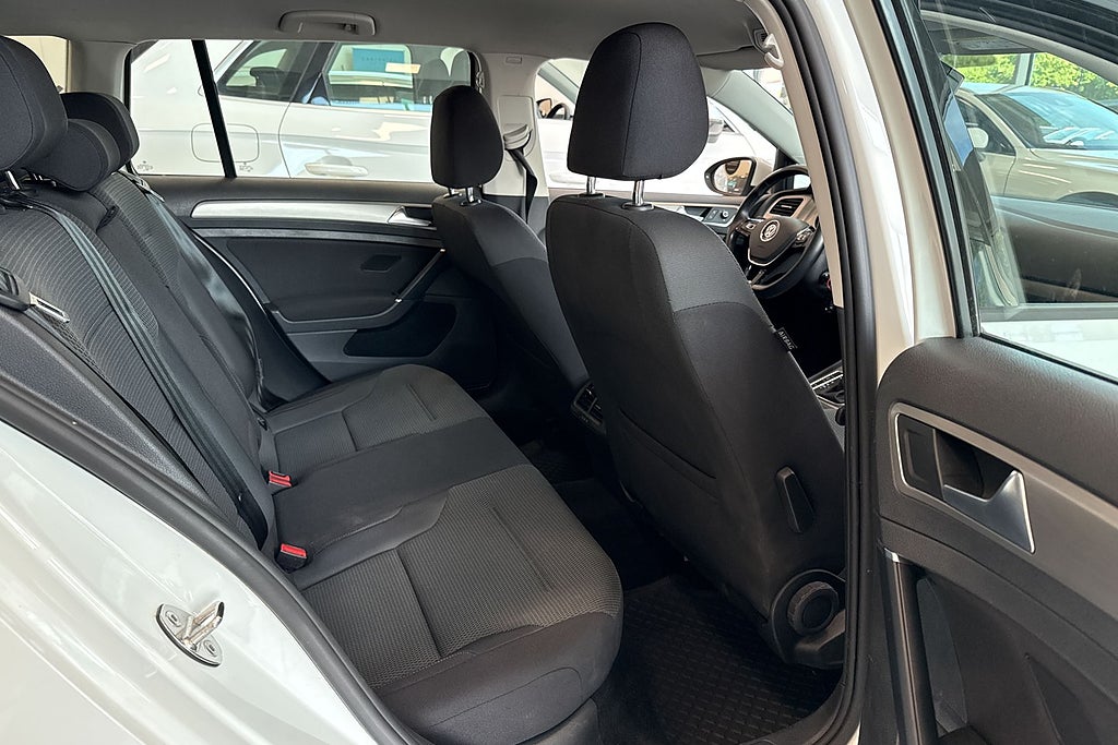 Volkswagen Golf Sportscombi 1.2 TSI Adaptiv/CarPlay/P-Sensorer