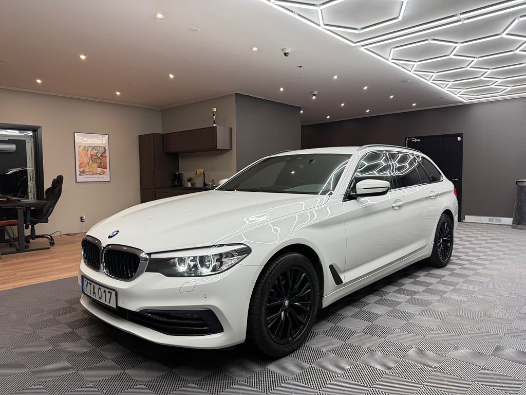 BMW 520d xDrive Touring Steptronic Sport line | SE UTRUSTNING!