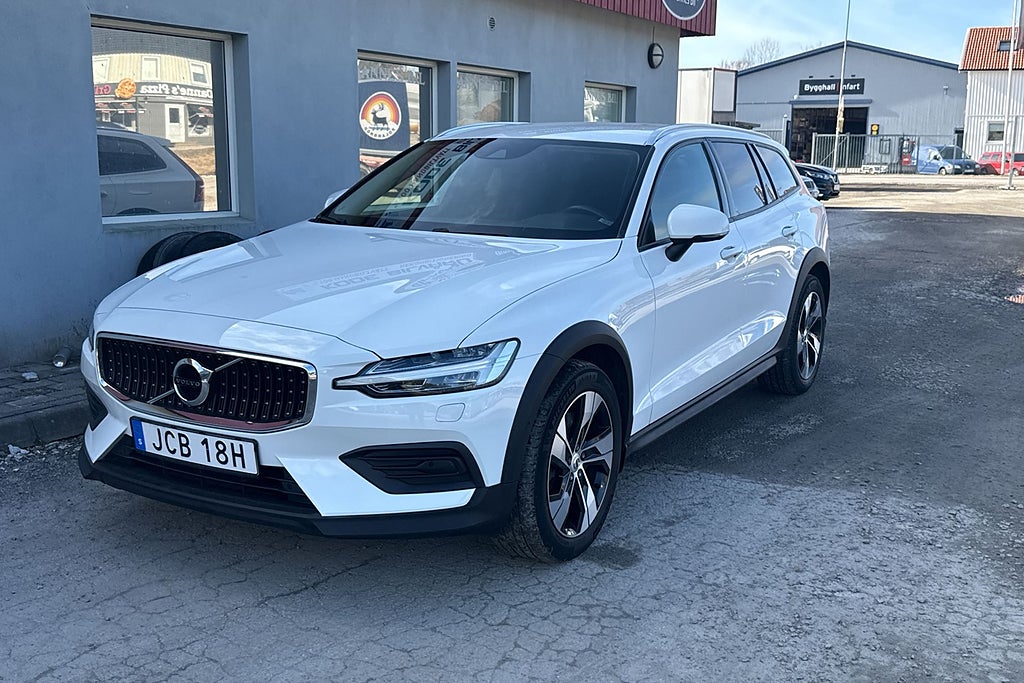 Volvo V60 Cross Country T5 AWD Edition Momentum Euro6 Drag Värmare Servad 