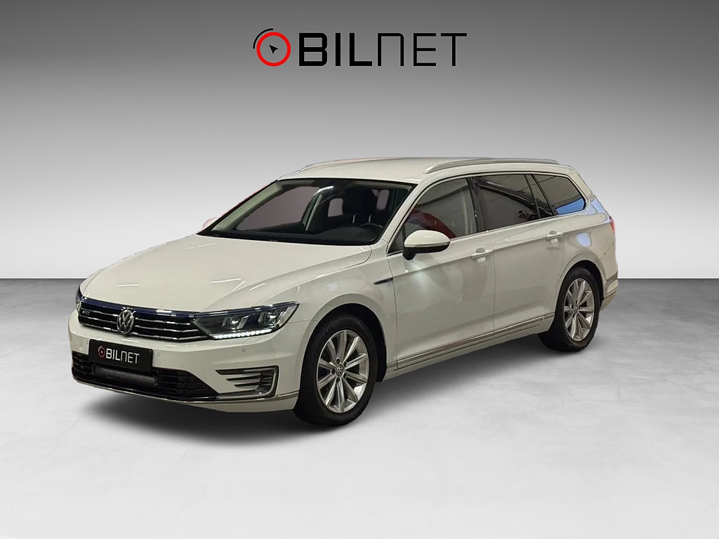 Volkswagen Passat Variant GTE 1.4 TSI GTE Moms Kamera Värmare LED Drag