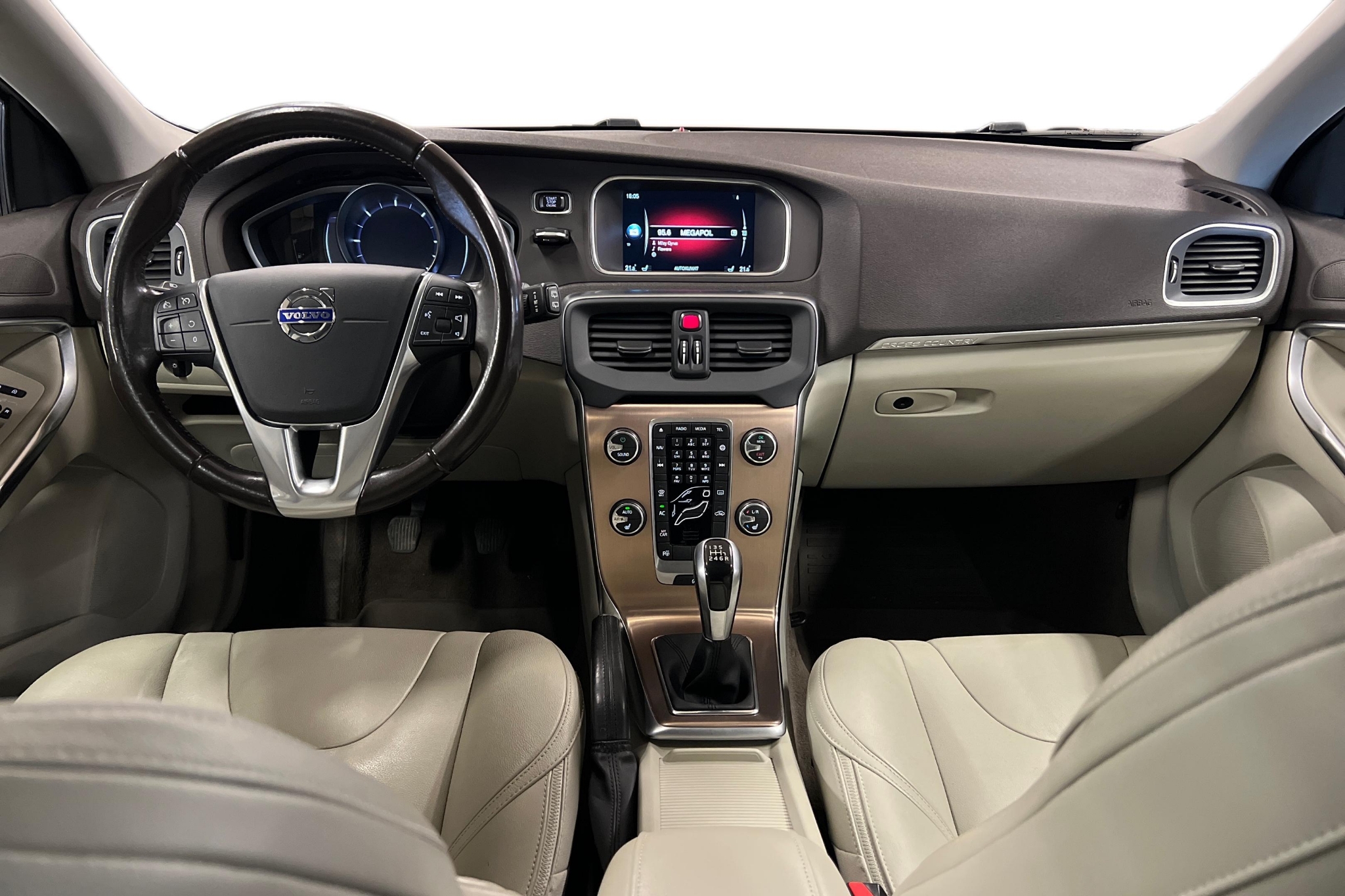 Volvo V40 Cross Country 2016, kuva 7/10