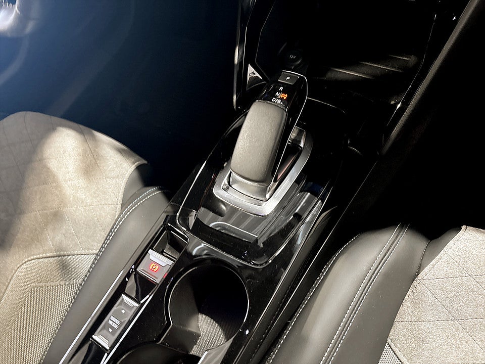 Bild på Peugeot E-2008 GT 50kWh 136hk Aut CARPLAY P-SENSORER