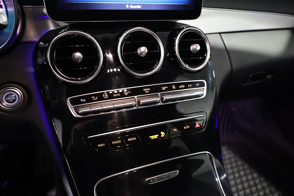 Mercedes-Benz C 300 T e AMG Night-EDT Drag Värmare Kamera Navi 2021