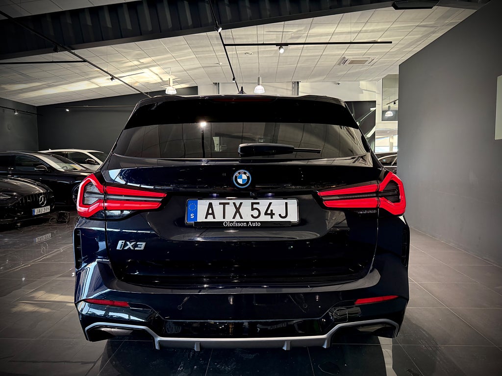 BMW iX3 M Sport Glastak Cockpit Läder Drag - bild 32