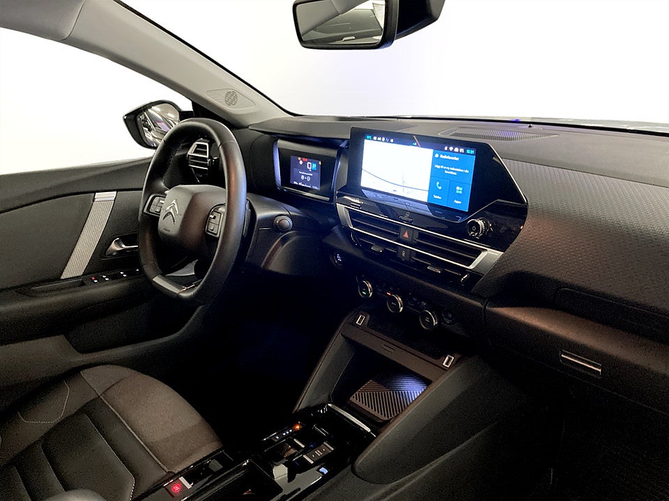 Bild på Citroën C4 Shine 1.2 PT B-KAMERA CARPLAY 130hk