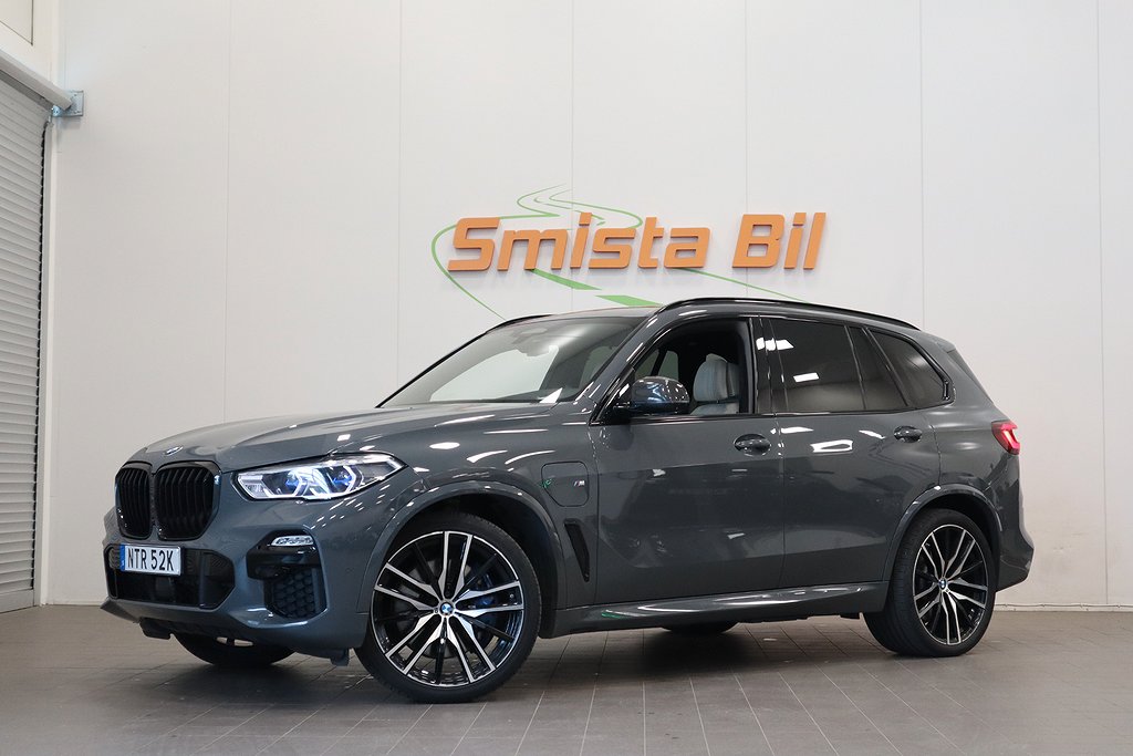 BMW X5 xDrive45e M Sport INNOVATION PANO LUFT LASER CARBON 22' 394hk