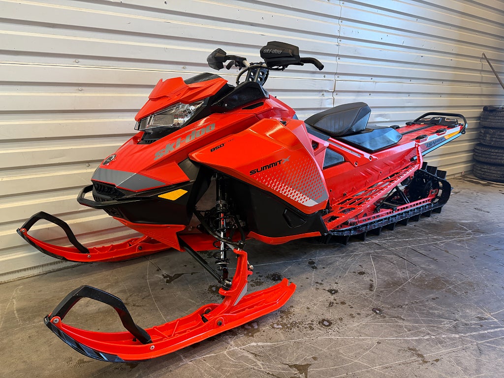 Ski-Doo Summit X 850/SHOT/952:-/MÅN-19
