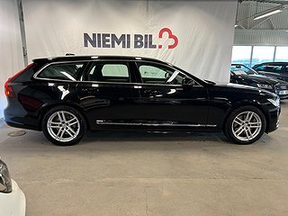 Volvo V90 Recharge T6 AWD Automat Momentum S&V-Däck/Kamera