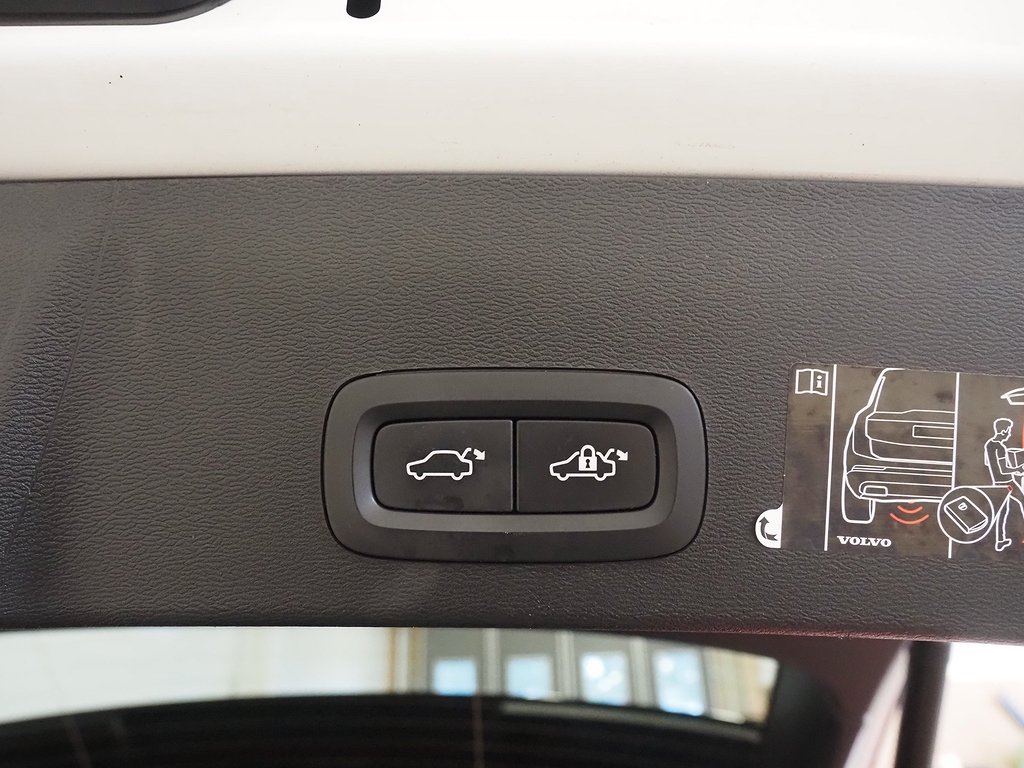 Volvo XC40 Recharge T4 DCT R-Design Euro 6 2021
