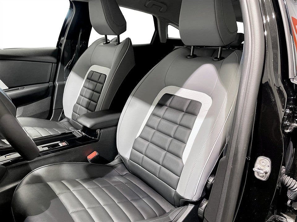 Bild på Citroën C4 Max Hybrid 145hk - DEMO