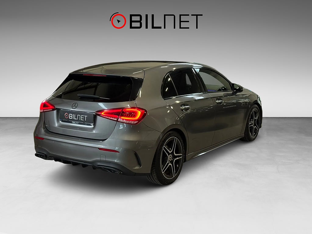 Mercedes-Benz A 180 7G AMG *3,99%* Pano Värmare Ambient Kamera Elstolar