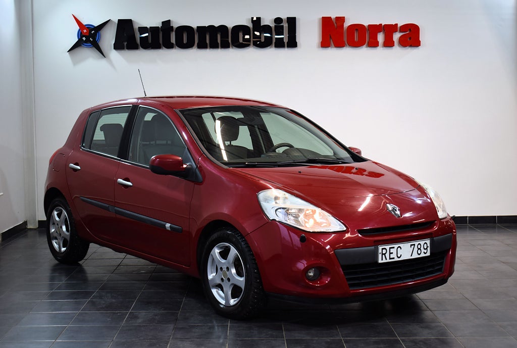Renault Clio Halvkombi 1.2 75hk Ny K-rem Nybesiktigad