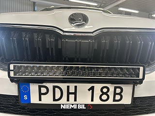 Skoda Kamiq 1.0 TSI Selection Drag/Kamera/MoK/LED-ramp/S&V- Däck