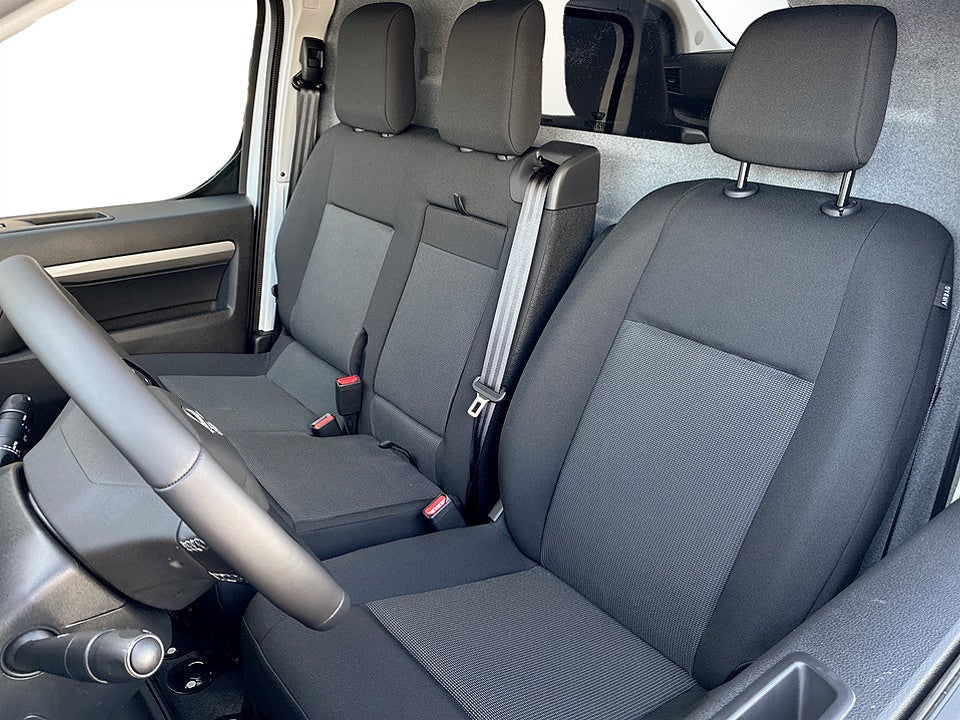 Bild på Opel Vivaro Elite 150hk Aut L2 - EDITION! VÄRMARE & DRAGKROK INGÅR!