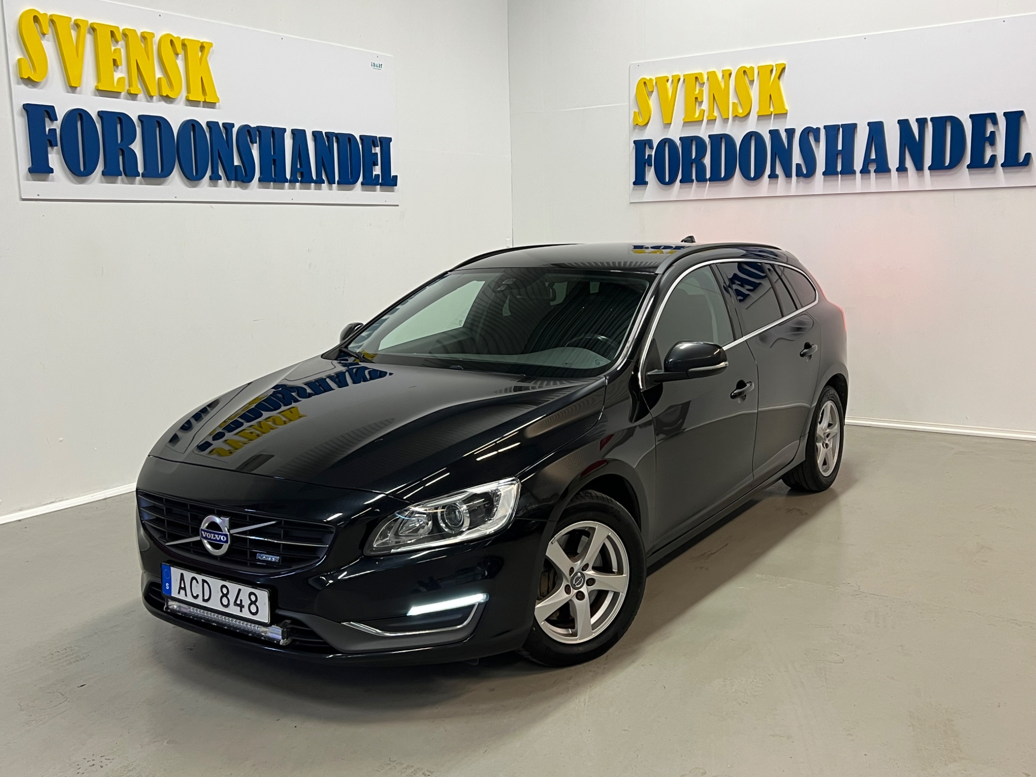 Volvo V60 2015, bild 2/10