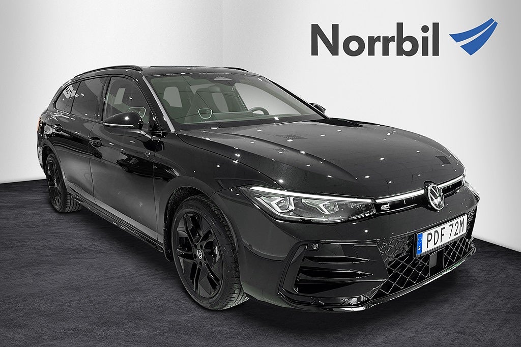 Volkswagen Passat R-Line eHybrid 272hk Edition Drag Panorama