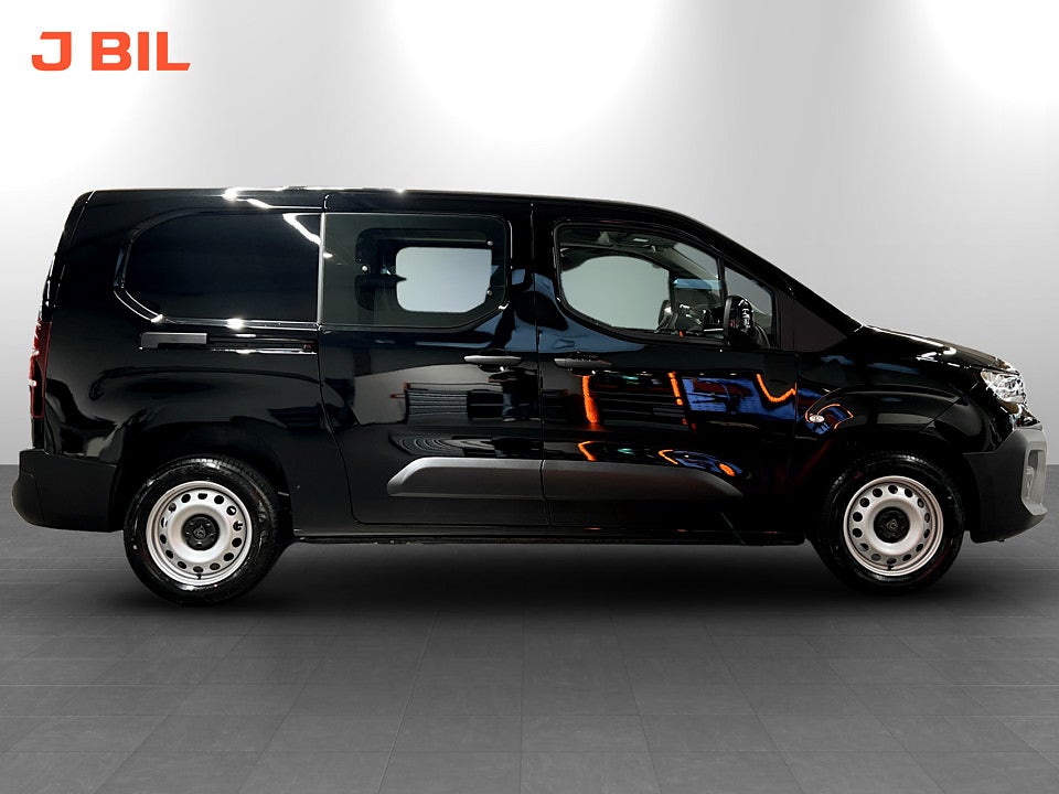 Bild på Peugeot Partner Crew Cab 130hk Aut - EDITION! SERVICE & V-HJUL INGÅR!