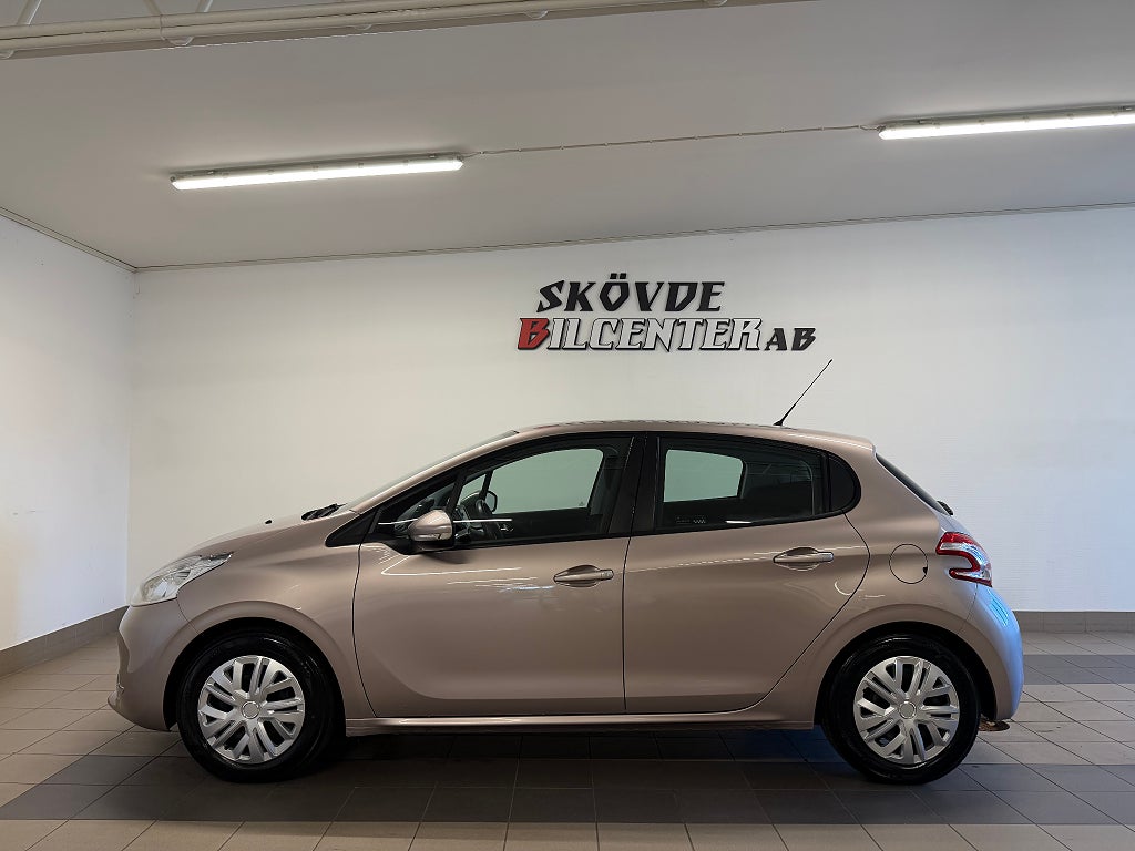 Peugeot 208 1.2 VTi 5-D/Nyservad/Nybesiktigad/Bluetooth/Farthållare