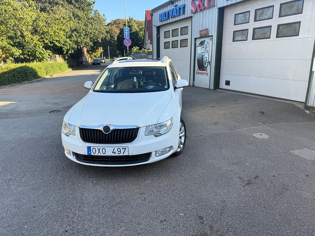 Skoda Superb Kombi 2.0 TDI Elegance Euro 5,Kamrem bytt 