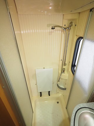Husbil-halvintegrerad Dethleffs Globetrotter 24 av 28
