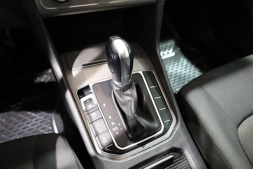 Volkswagen Golf Sportsvan 1.6 TDI AUT Värmare Carplay 2016