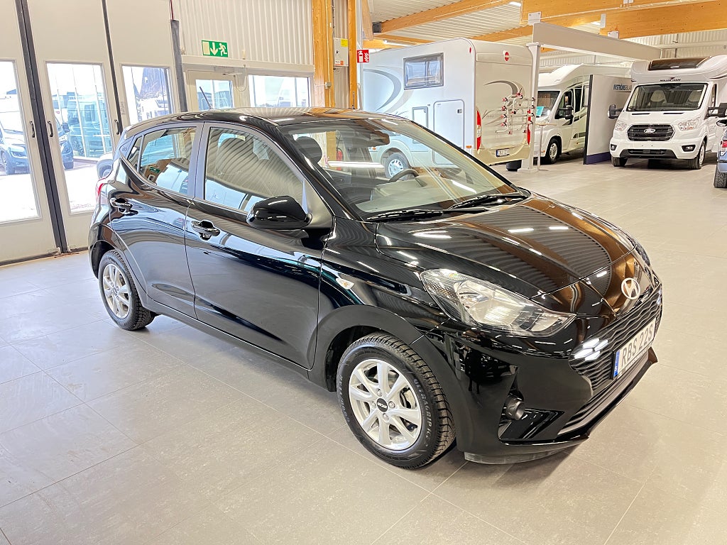 Hyundai i10 1.0 Man / V-hjul/ Kamera/ P-Sensor/ Rattvärme/ CarPlay thumbnail
