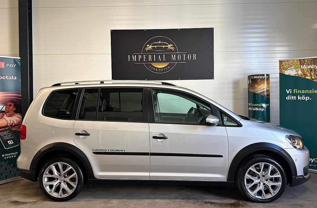 Volkswagen CrossTouran 7-seater 1.4 TSI Cross Euro 5// dragkrok// bak kamera