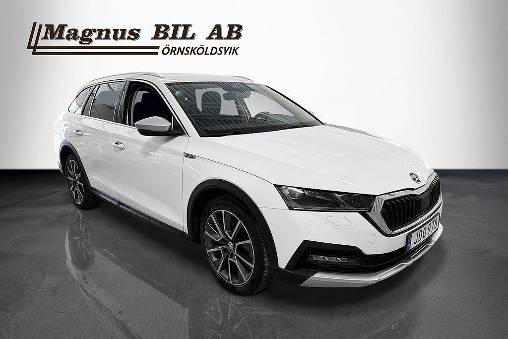 Skoda Octavia Scout 2.0 TDI 4x4 Drag D-värmare Kamera Sov Hjul Moms miniatyr 2