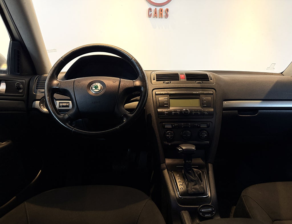 Skoda Octavia Kombi 2.0 FSI 150HK AUTOMAT DRAGKROK NYSERVAD NYBES