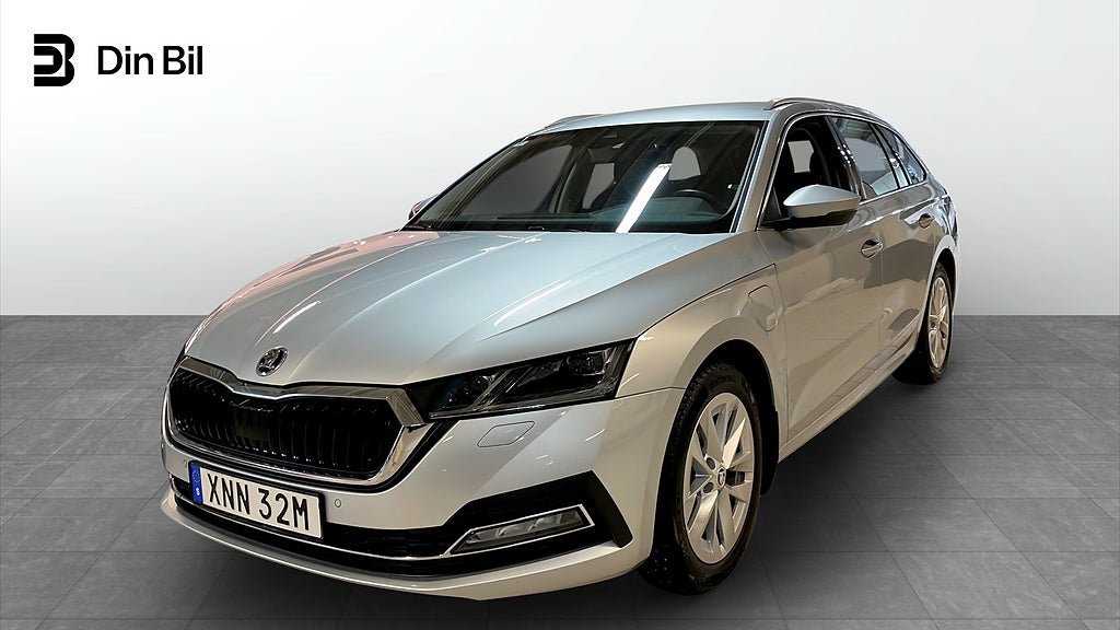 Skoda Octavia IV Laddhybrid Style V-Hjul Drag P-Värm