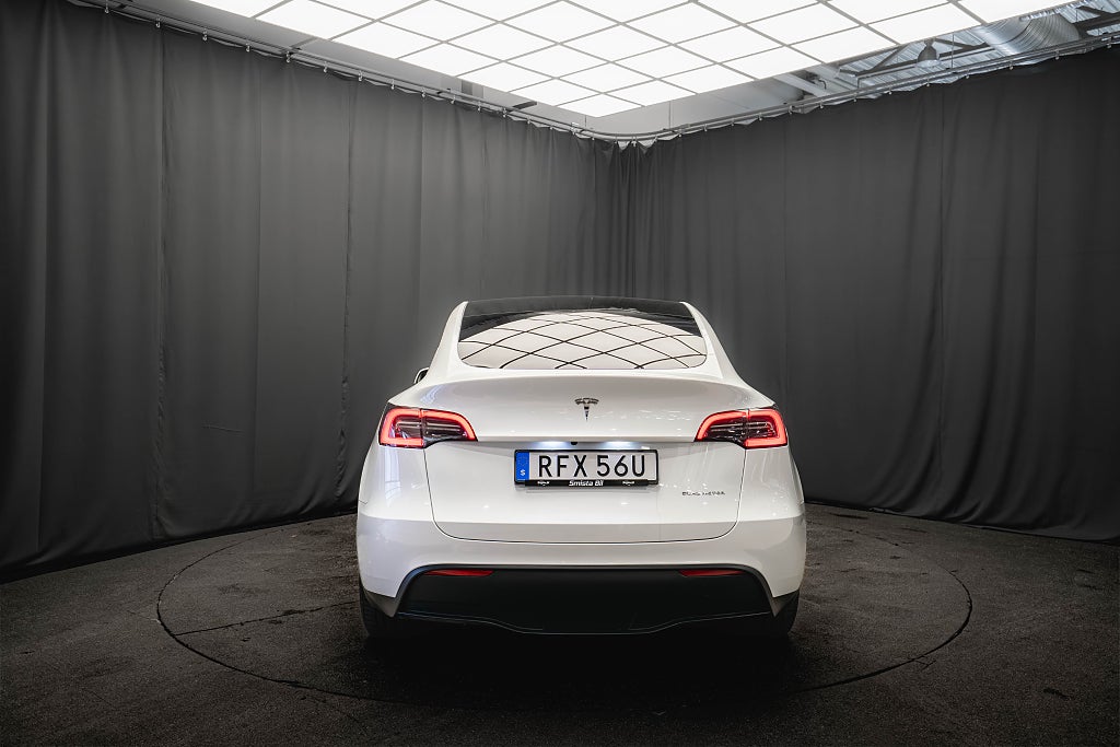 Tesla Model Y Long Range AWD DRAG PANO LÄDER KAMERA 1-ÄGARE MOMS