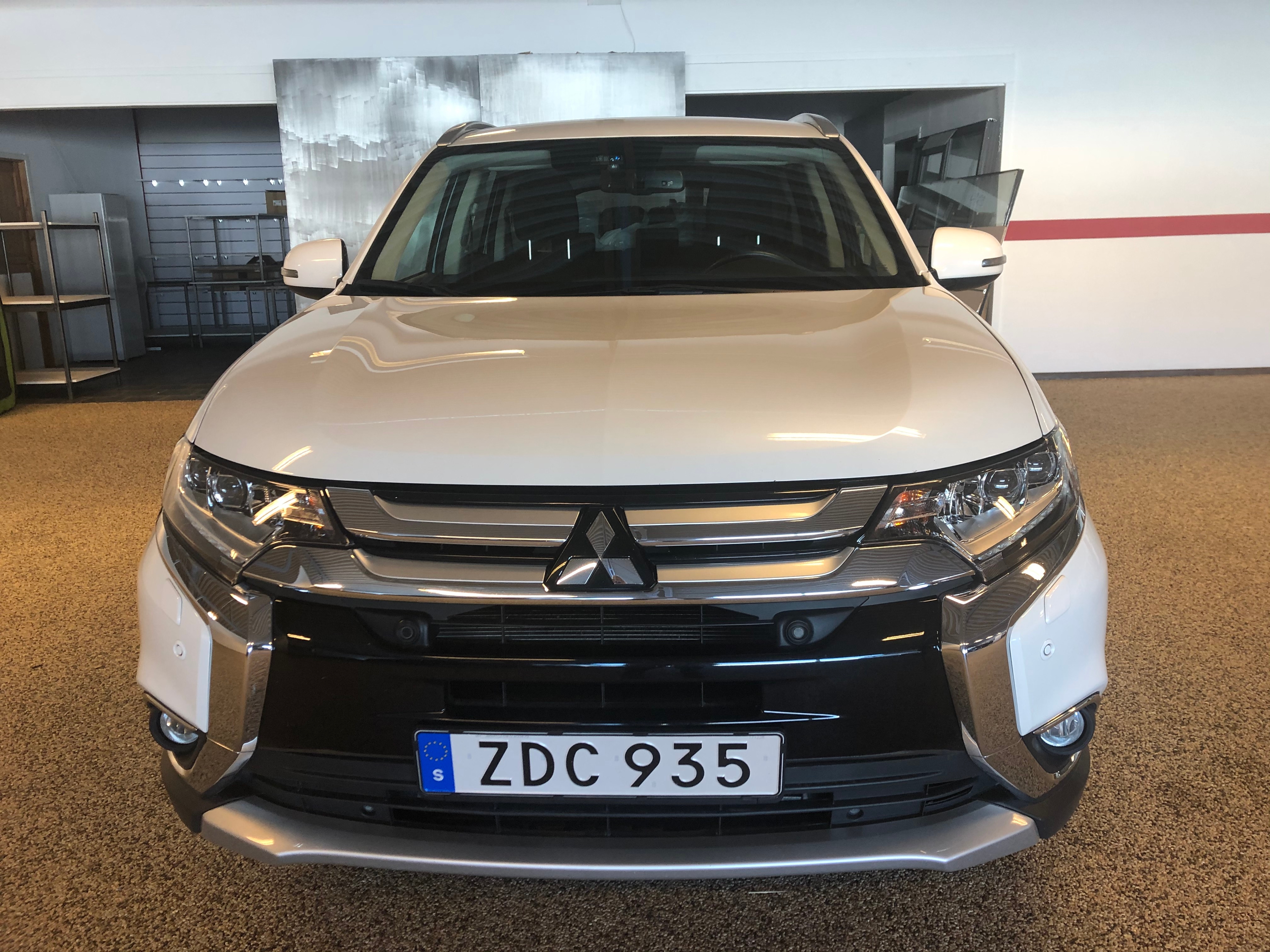 Mitsubishi Outlander 2018, bild 3/30