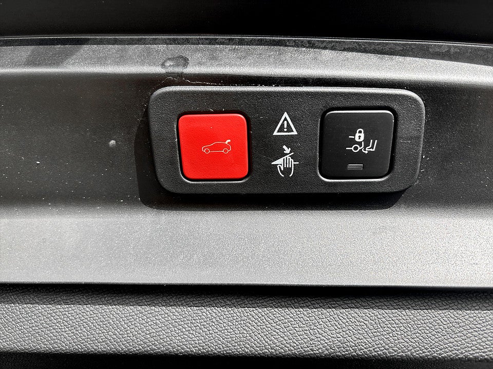 Bild på Peugeot 5008 GT Black Pack 1.2 PT 130hk Aut 7-SITS B-KAMERA CARPLAY