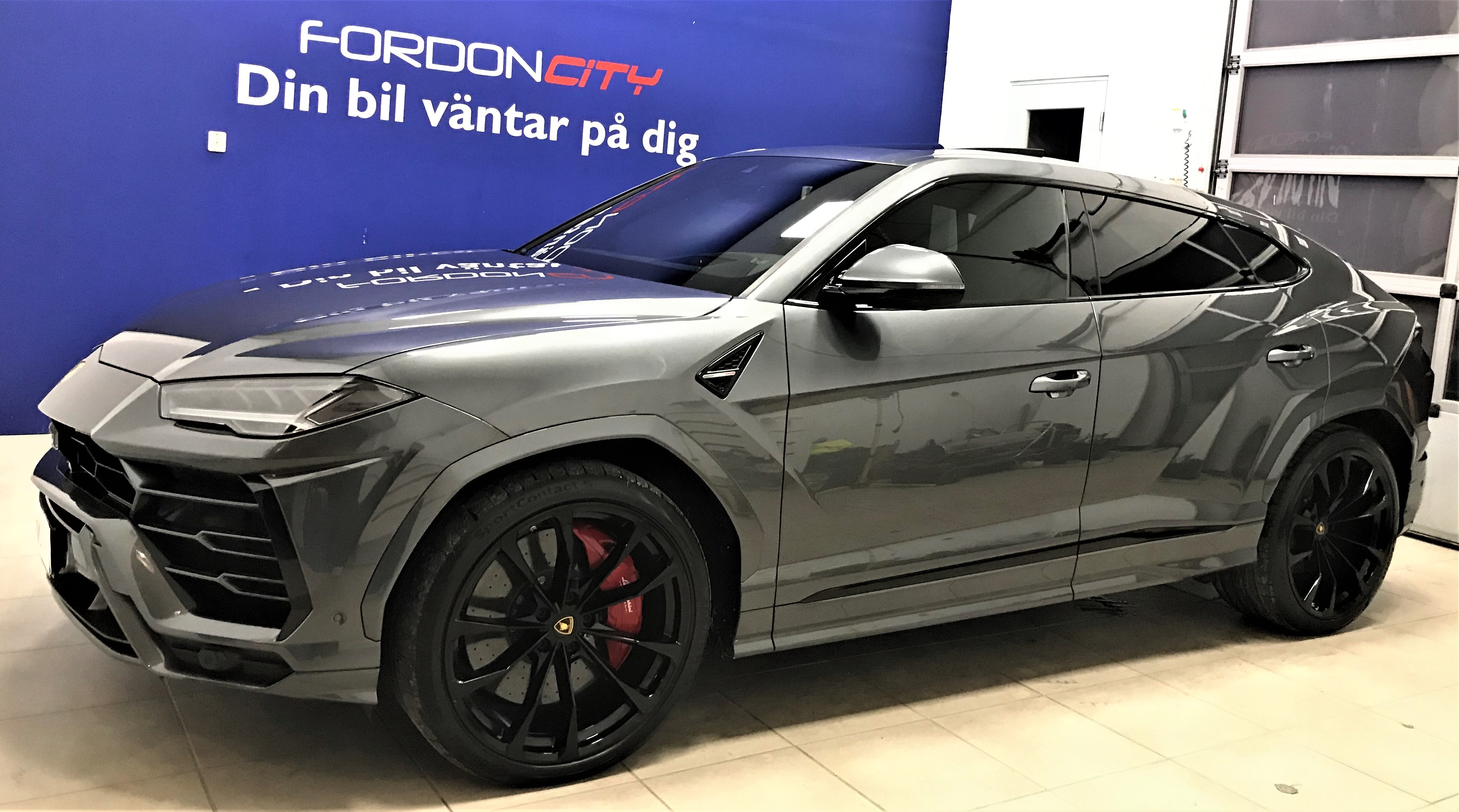 Lamborghini Urus 2019, bild 2/58