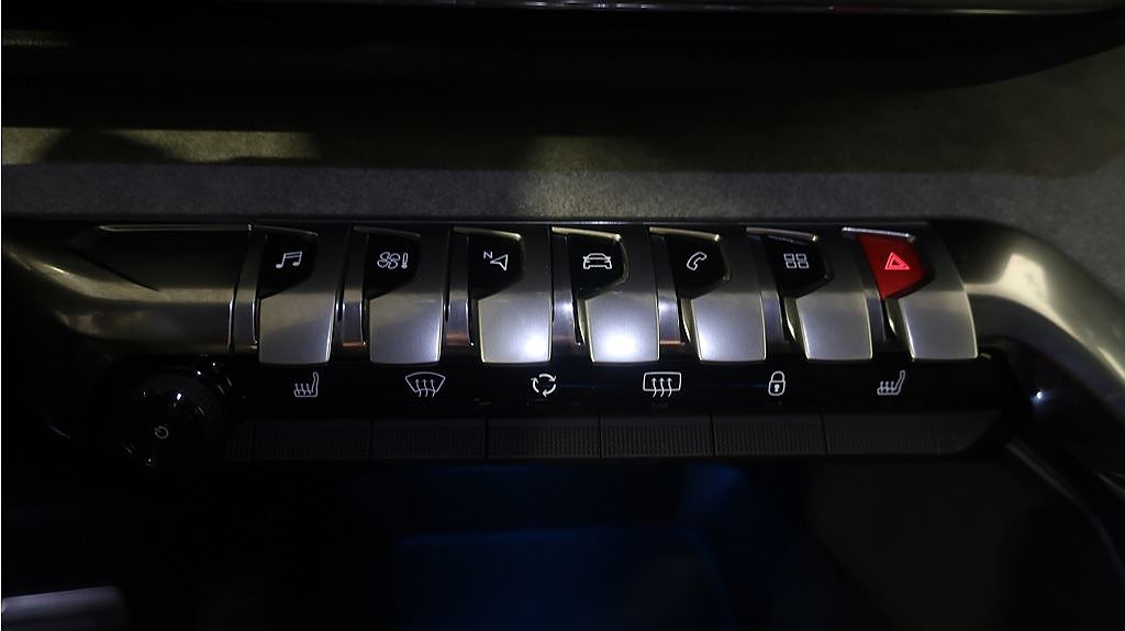 Bild på Peugeot 3008 GT 1.2 PT 130hk Aut - ELBAKLUCKA