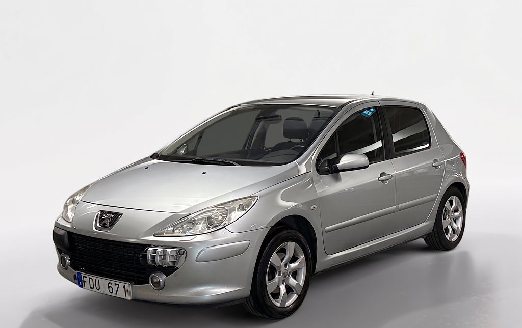 Peugeot 307 5-dörrar 2.0 DRAG VÄRMARE NYSERVAD S+V DÄCK - 303kr/mån