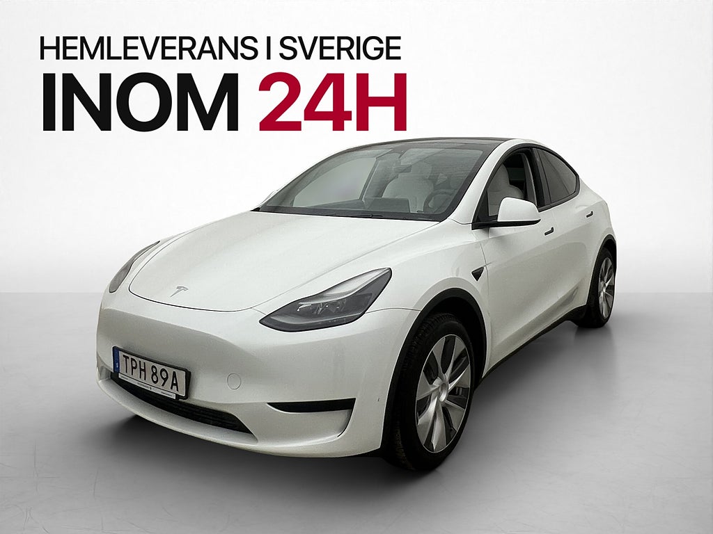Tesla Model Y Standard Range AP Dragkrok Ljus interiör MOMS
