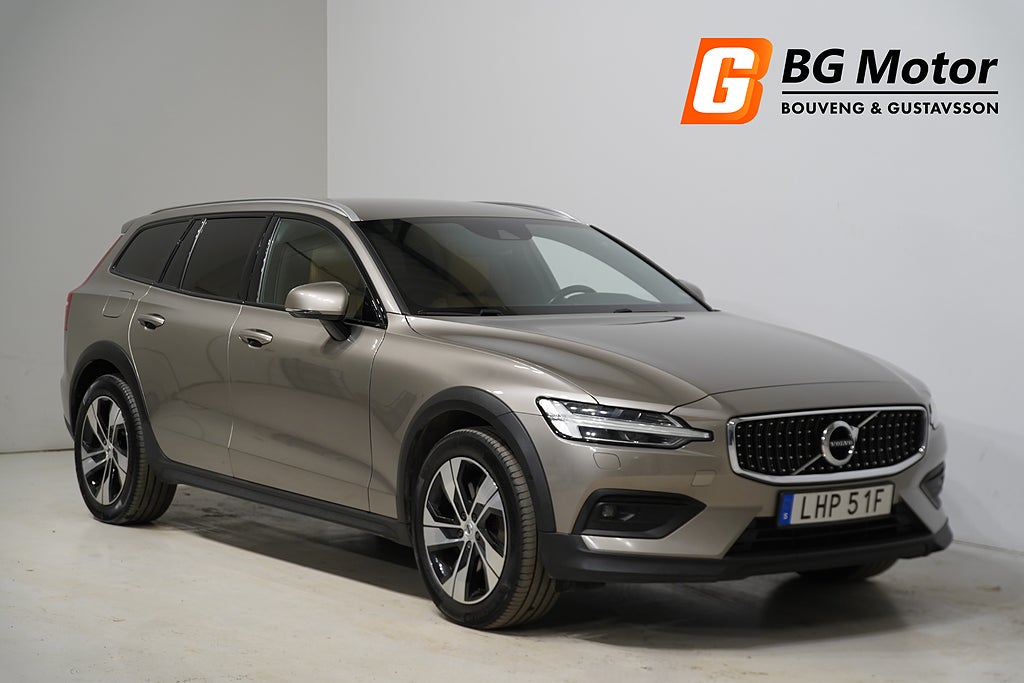Volvo V60 Cross Country D4 AWD 190HK Aut Momentum Backkamera/Värmare/Elstol