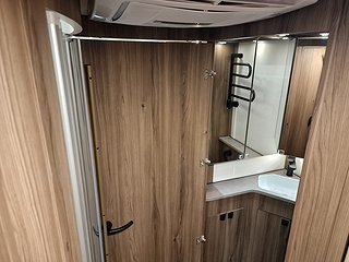 Husbil-integrerad Kabe IMPERIAL Ri 810 LGB 31 av 36