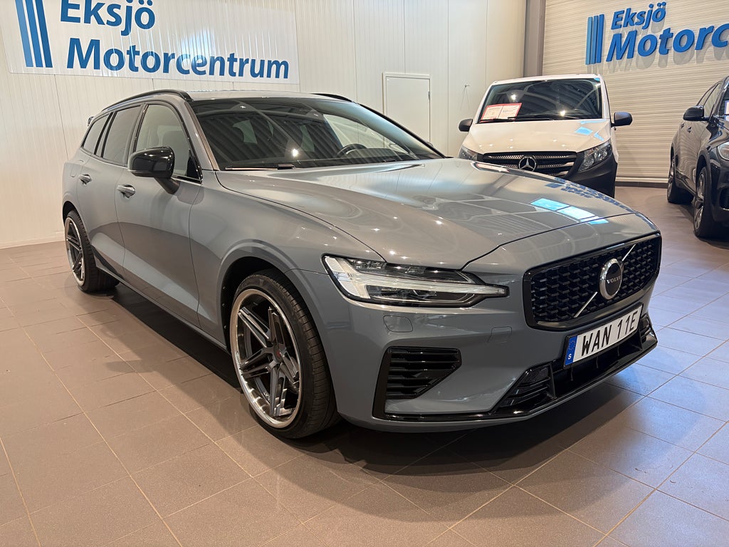 Volvo V60 Recharge T6 AWD Geartronic Plus Dark *SoV Hjul*