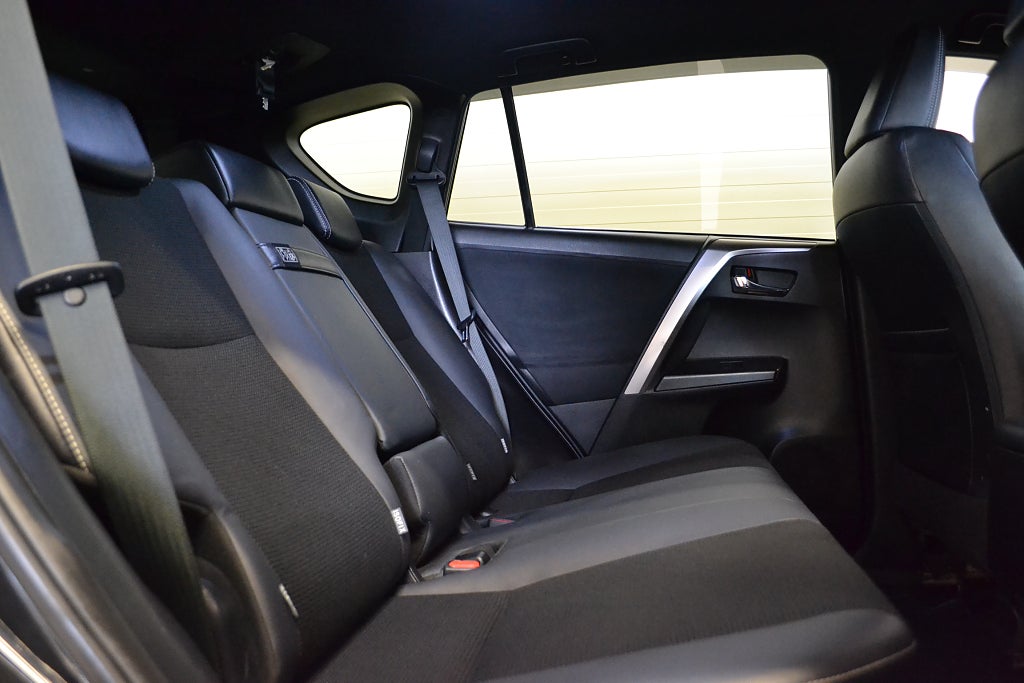 Toyota RAV4 Hybrid 2.5 Dual VVT-i AWD-i E-CVT X-Edition Drag M-Värm 2018