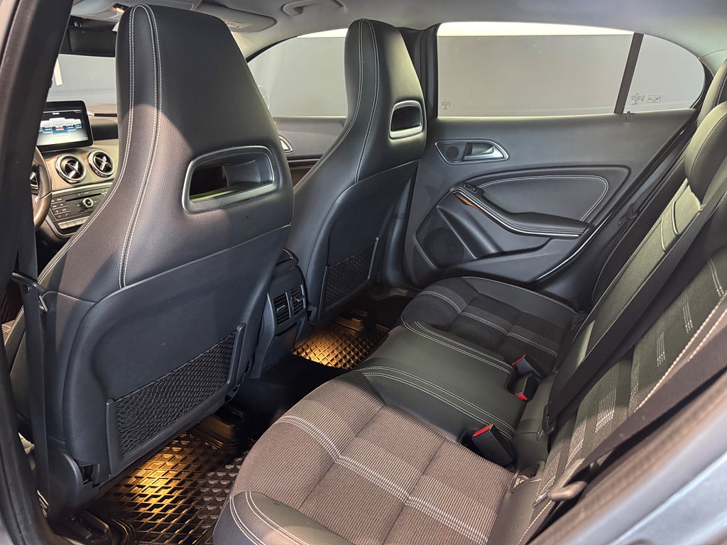 Mercedes-Benz GLA 200 d 4MATIC 7G-DCT Urban Line Drag Värmare - bild 8