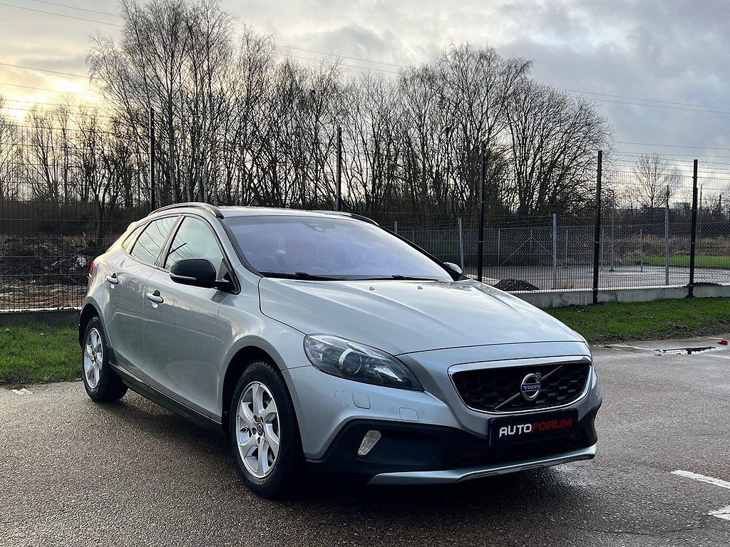 Volvo V40 Cross Country D4 Geartronic Momentum Euro6/Värmare