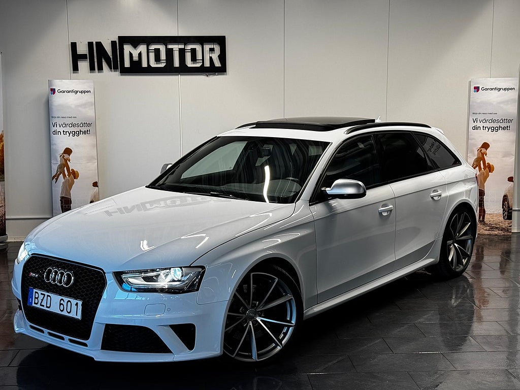 Audi RS4 Avant 4.2 V8 Quattro |PANO|B&O|BKam|Carbon|NyServad