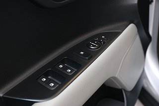 Halvkombi Kia Stonic 10 av 24