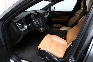 SUV Volvo XC60 10 av 35